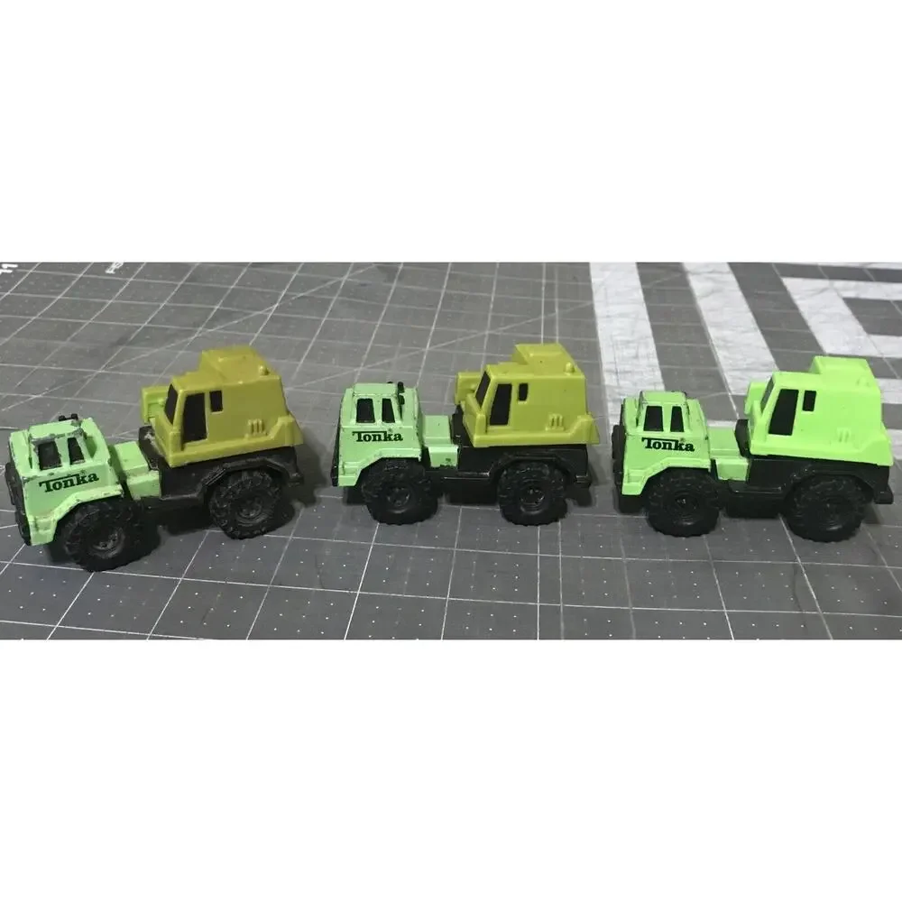 Lot Tonka Construction Truck Crane Green W/O Boom 1994 Tonka Corp. Needs Cleaned